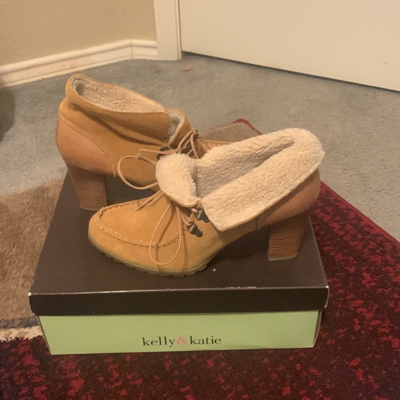 Roxy booties - Picture 1 of 7